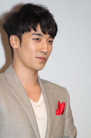 V.I（from BIGBANG）、UULAオリジナルドラマ『指恋（ゆびこい）～君に贈るメッセージ～』配信記念イベントにて