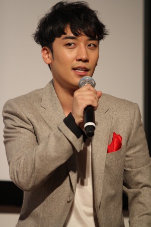 V.I（from BIGBANG）、UULAオリジナルドラマ『指恋（ゆびこい）～君に贈るメッセージ～』配信記念イベントにて