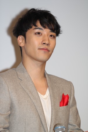 V.I（from BIGBANG）、UULAオリジナルドラマ『指恋（ゆびこい）～君に贈るメッセージ～』配信記念イベントにて