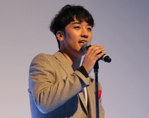 『指恋（ゆびこい）～君に贈るメッセージ～』配信記念イベントに出席したBIGBANGのV.I