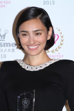 長谷川潤、「2013年ベストビューティストアワード」授賞式にて