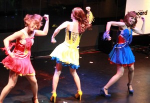 日本で最初で唯一のレズビアン・ゲイアワード『Tokyo SuperStar Awards 2013』の模様　　MAXライブパフォーマンス