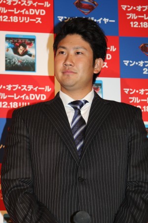 『マン・オブ・スティール』ブルーレイ＆DVDリリース記念「マン・オブ・ザ・イヤー2013」授与式に登場した読売巨人軍の菅野智之選手