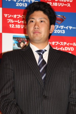 『マン・オブ・スティール』ブルーレイ＆DVDリリース記念「マン・オブ・ザ・イヤー2013」授与式に登場した読売巨人軍の菅野智之選手