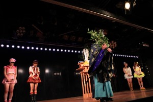 AKB48劇場8周年特別記念公演の模様