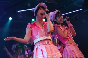 AKB48劇場8周年特別記念公演の模様