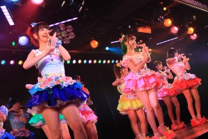 AKB48劇場8周年特別記念公演の模様