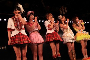 AKB48劇場8周年特別記念公演の模様