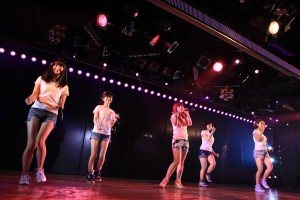 AKB48劇場8周年特別記念公演の模様