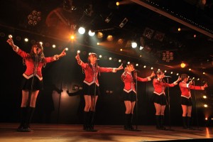 AKB48劇場8周年特別記念公演の模様