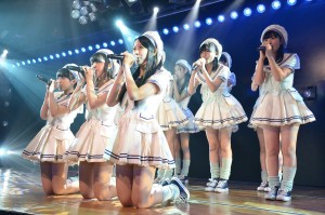 AKB48劇場8周年特別記念公演の模様