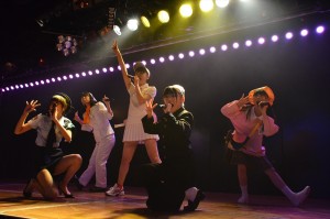 AKB48劇場8周年特別記念公演の模様