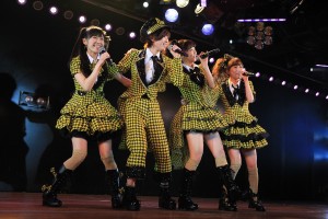 AKB48劇場8周年特別記念公演の模様