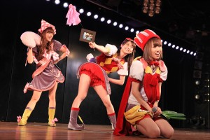 AKB48劇場8周年特別記念公演の模様