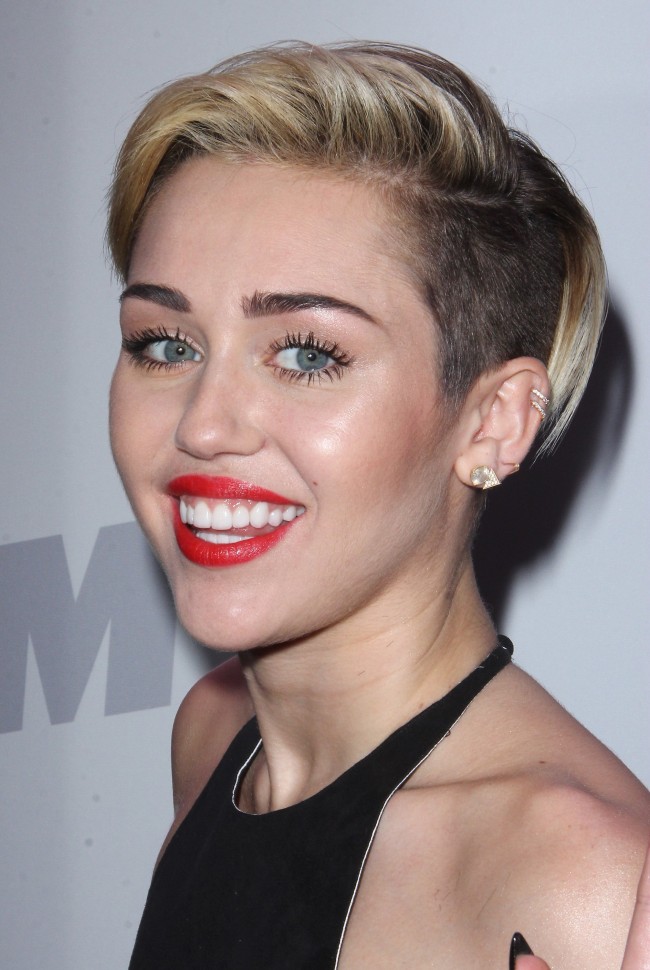 Miley Cyrus、マイリー・サイラス、Dec. 6, 2013
