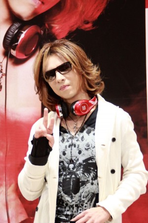 YOSHIKI、「SL150 YOSHIKI special edition」発売記念イベントにて