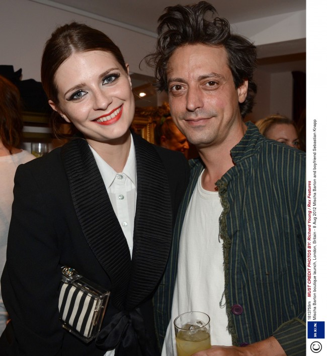 Mischa Barton　Sebastian Knapp　ミーシャ・バートン　セバスチャン・ナップ