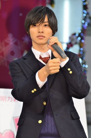 山崎賢人、映画『L・DK』“壁ドン”リアル再現イベントに登場