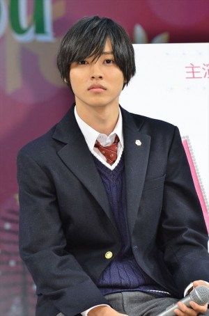 山崎賢人、映画『L・DK』“壁ドン”リアル再現イベントに登場