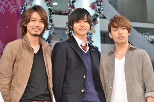 山崎賢人、Honey L Daysが映画『L・DK』“壁ドン”リアル再現イベントに登場