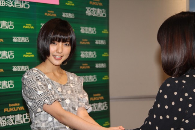真野恵里菜2014年カレンダー発売記念イベント20131214