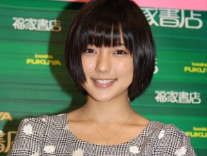 真野恵里菜、2014年カレンダー発売記念イベントに登場