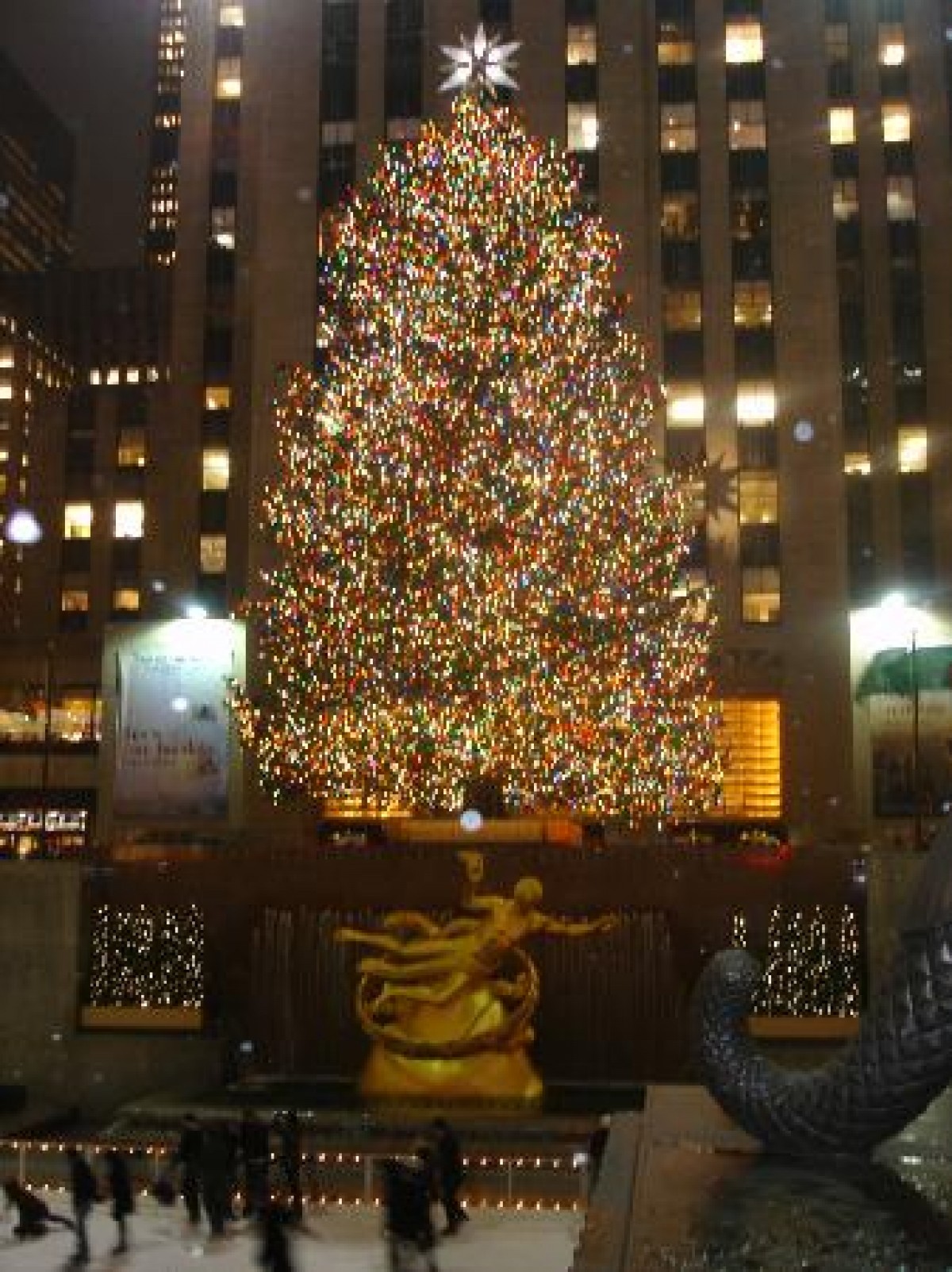世界最高額のツリーとは 死ぬまでに見たい 世界のクリスマスツリー 10 13年12月17日 気になる ニュース クランクイン 世界最高額のツリーとは 死ぬまでに見たい 世界のクリスマスツリー 10 13年12月17日 気になる ニュース クランクイン
