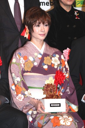 真木よう子、第38回報知映画賞表彰式にて