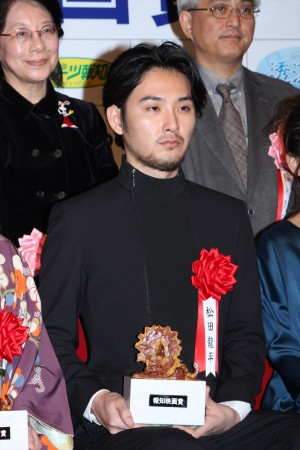 松田龍平、第38回報知映画賞表彰式にて