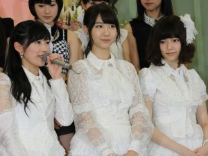 「第55回 輝く！日本レコード大賞」記者会見に出席したAKB48