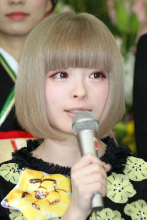 「第55回 輝く！日本レコード大賞」記者会見に出席したきゃりーぱみゅぱみゅ