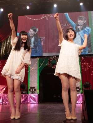 SUPER☆GiRLSに加入する新メンバー内村莉彩（左）・浅川梨奈（右）