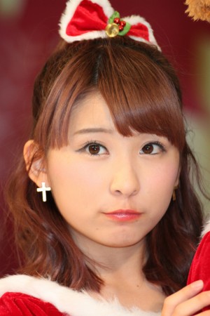 サンタ姿で新曲をPRしたスマイレージ・福田花音