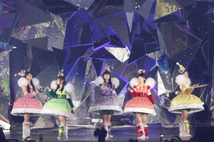 西武ドームでクリスマスライブを行ったももいろクローバーZ