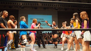 DDTプロレスと合同イベントを開催することを発表したアップアップガールズ（仮）