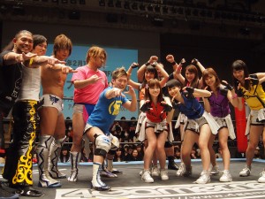DDTプロレスと合同イベントを開催することを発表したアップアップガールズ（仮）