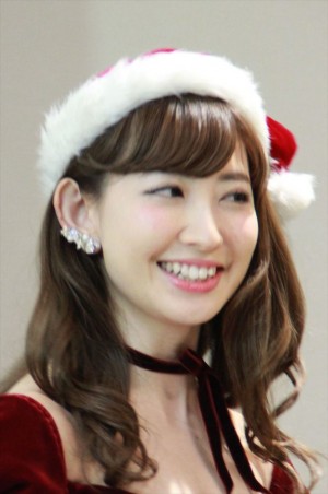 フォトブック『こじはる』の発売記念握手会に登場したAKB48・小嶋陽菜