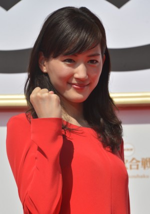 紅組司会を務める綾瀬はるか（司会者発表会見の模様）