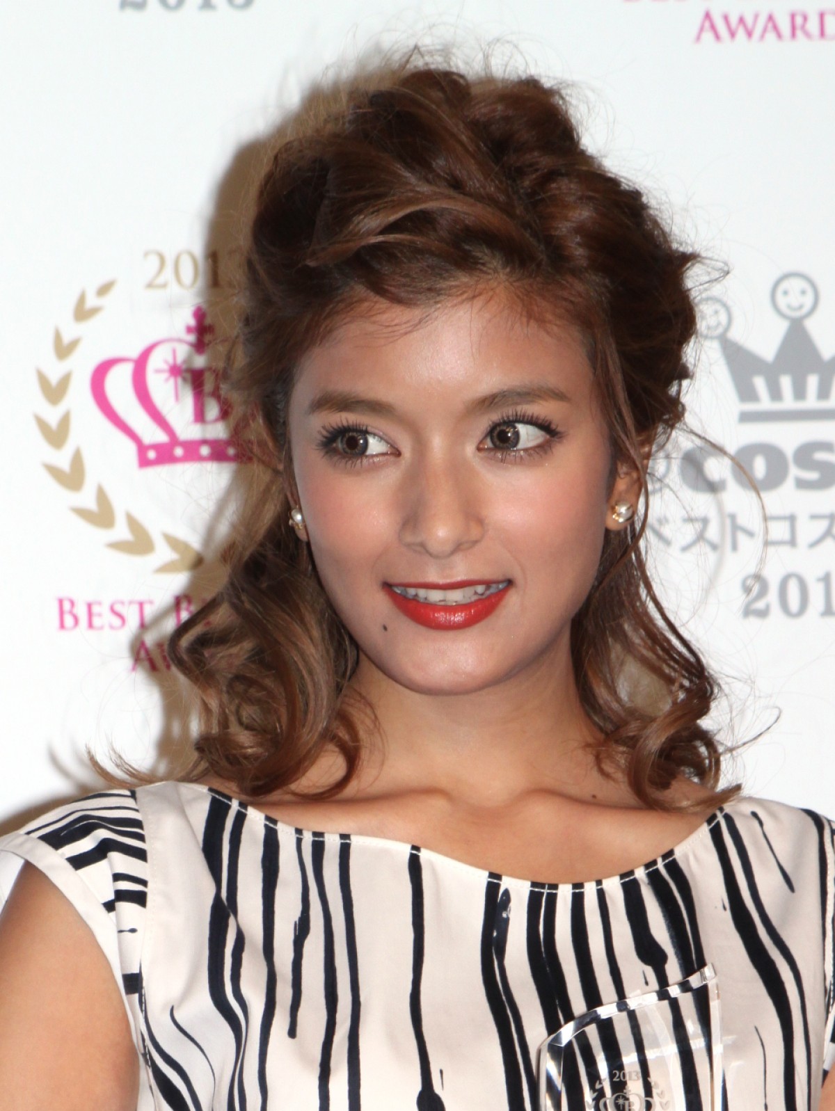 ＜2014年・午年＞年男・年女の有名人　あゆ、キョンキョン、ユーミンほか