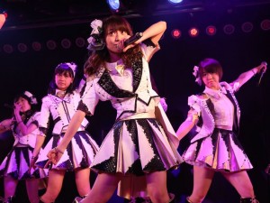 秋葉原AKB劇場にて元日公演を行ったAKB48