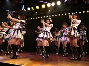 秋葉原AKB劇場にて元日公演を行ったAKB48