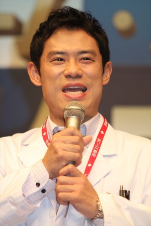 伊藤淳史、『チーム・バチスタ4 螺鈿迷宮』製作発表にて