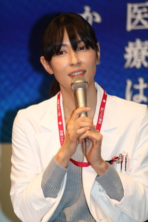 水野美紀、『チーム・バチスタ4 螺鈿迷宮』製作発表にて