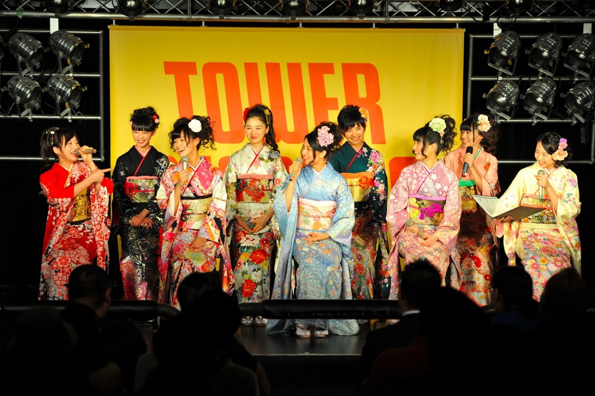東京パフォーマンスドールが晴れ着姿披露　「PLAY×LIVE」DVD発売イベント