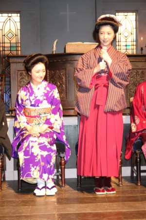 仲間由紀恵、吉高由里子、『花子とアン』スタジオ取材会にて