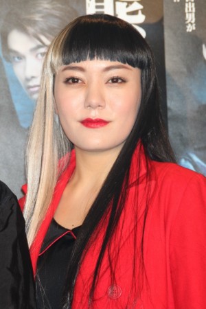 鈴木杏、『冬眠する熊に添い寝してごらん』フォトコール＆囲み取材にて