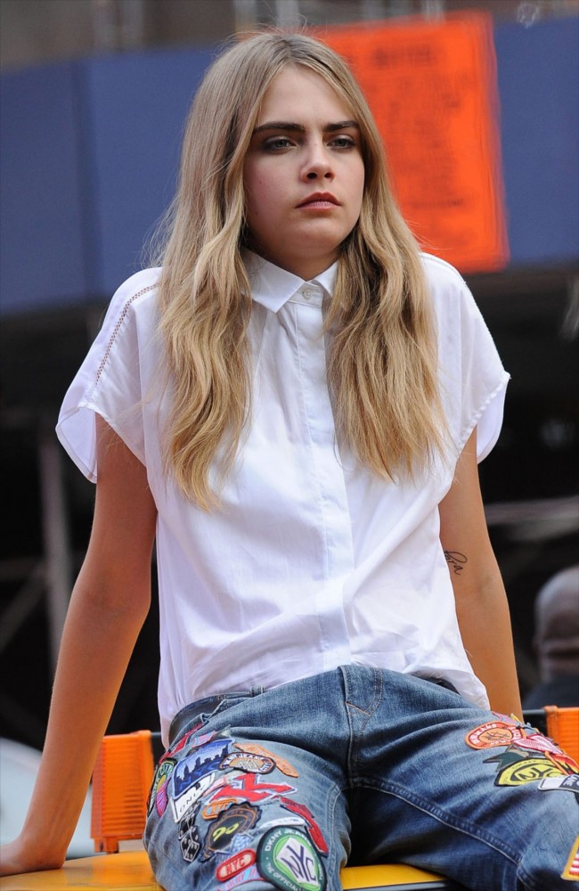 カーラ・デルヴィーニュ、Cara Delevingne、DKNY Photo Shoot, Times Square, New York, NY October 14, 2013