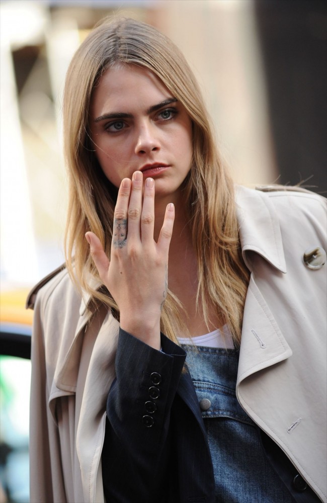 カーラ・デルヴィーニュ、Cara Delevingne、DKNY Photo Shoot, Times Square, New York, NY October 14, 2013