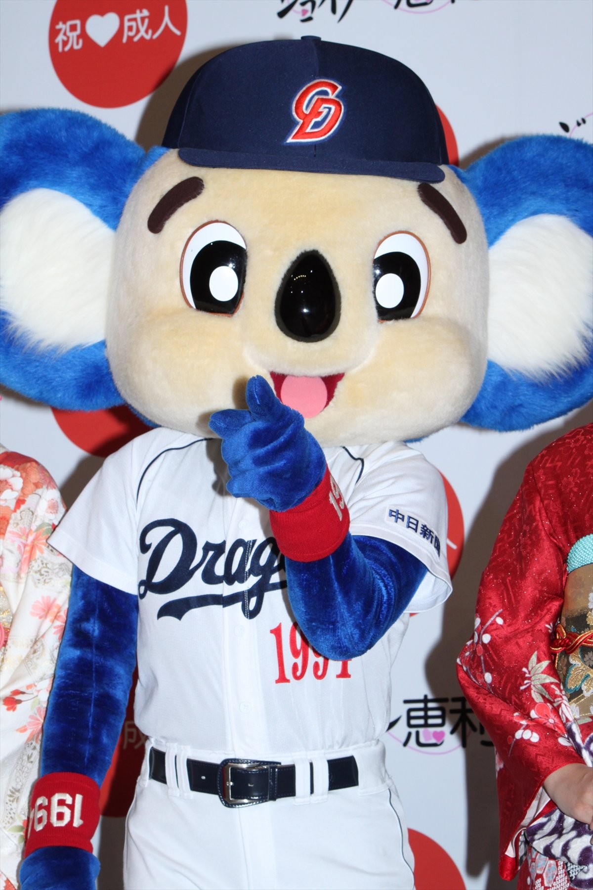 武井咲が振袖姿を披露！恋愛に意欲を見せるも「出会いを待つ」と超受け身…