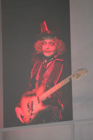 ROLLY、『愛の唄を歌おう』ゲネプロ